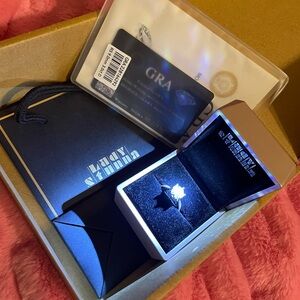 Elegant Diamond Ring with Certificate